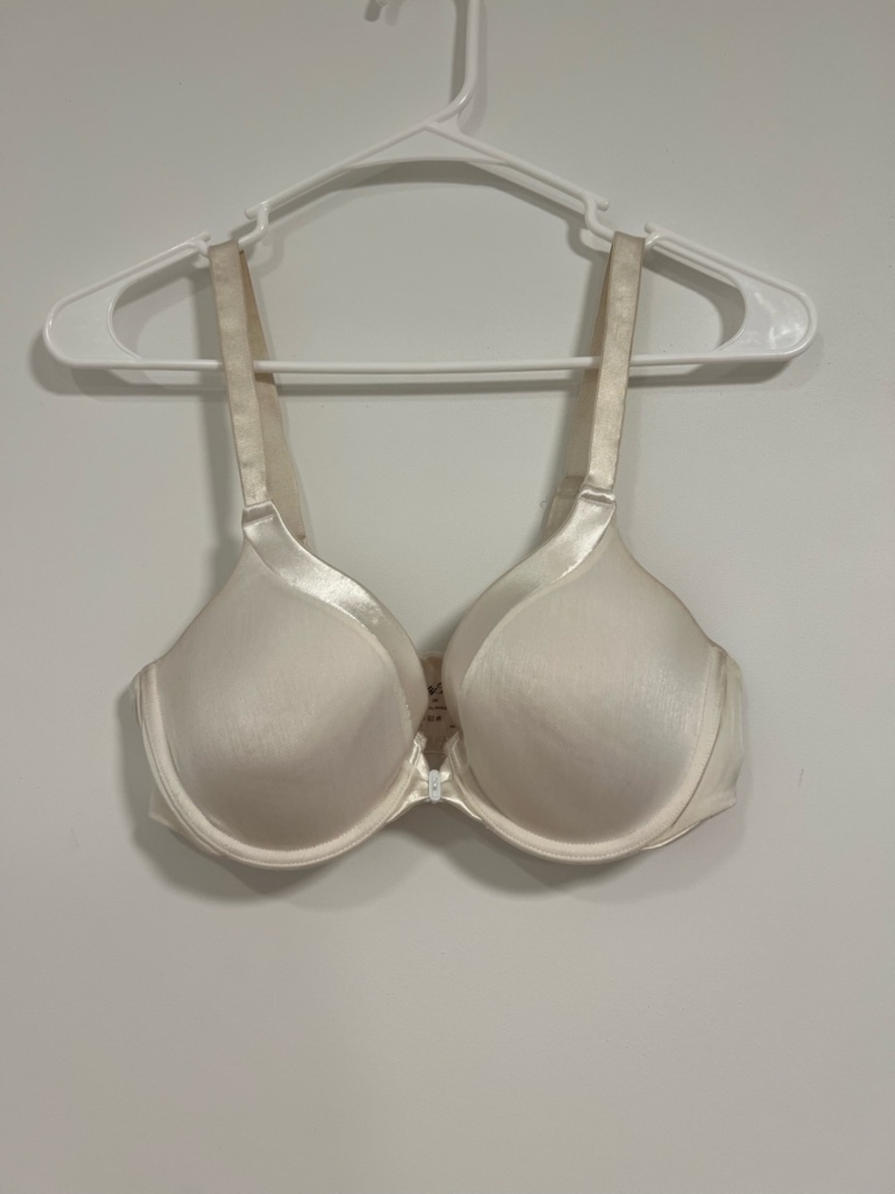 Vanity Fair Smooth Contour Bra - Cream